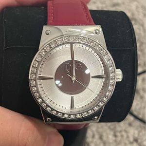 🔥D&G red leather watch with bling🔥